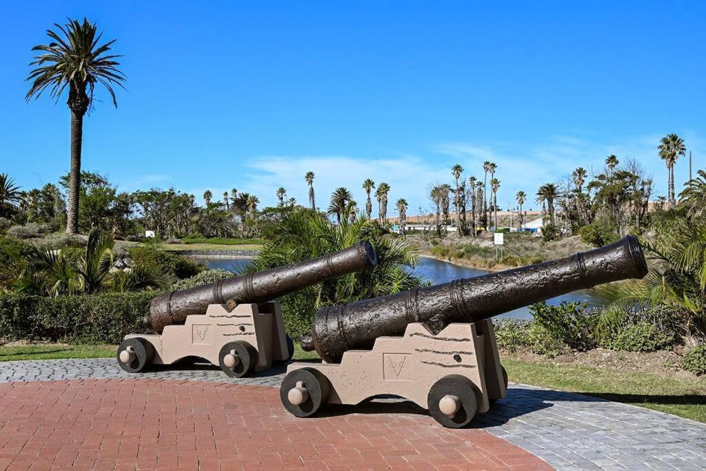 Luxury Three Bedroom Axis- Ocean And Mountain Views * Cape Town